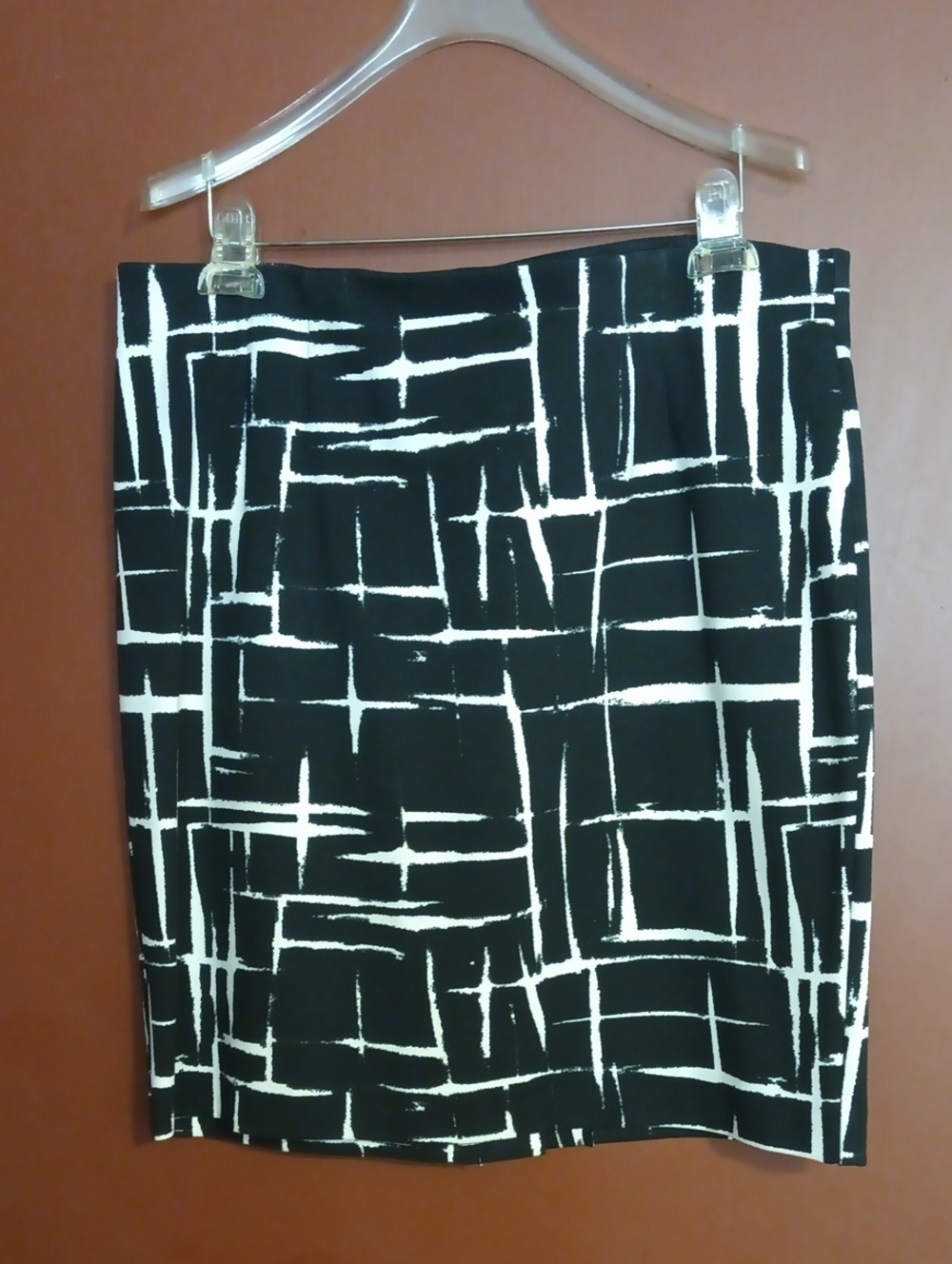 Black & White Geometric Pencil Skirt